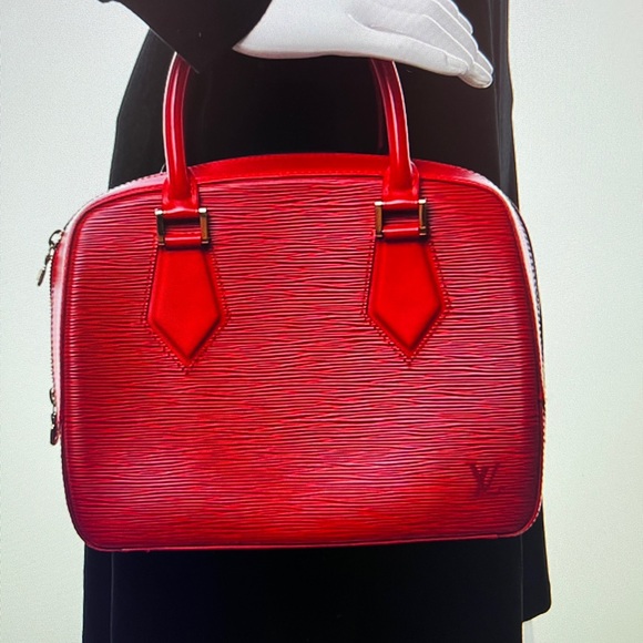 Louis Vuitton gently used Red Epi Sablous Handbag - Picture 14 of 14